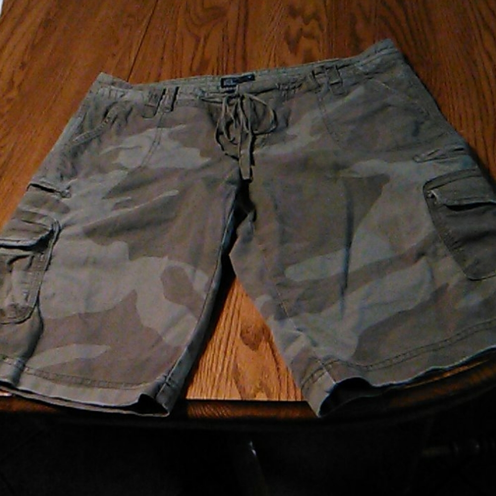 American Eagle camouflage shorts